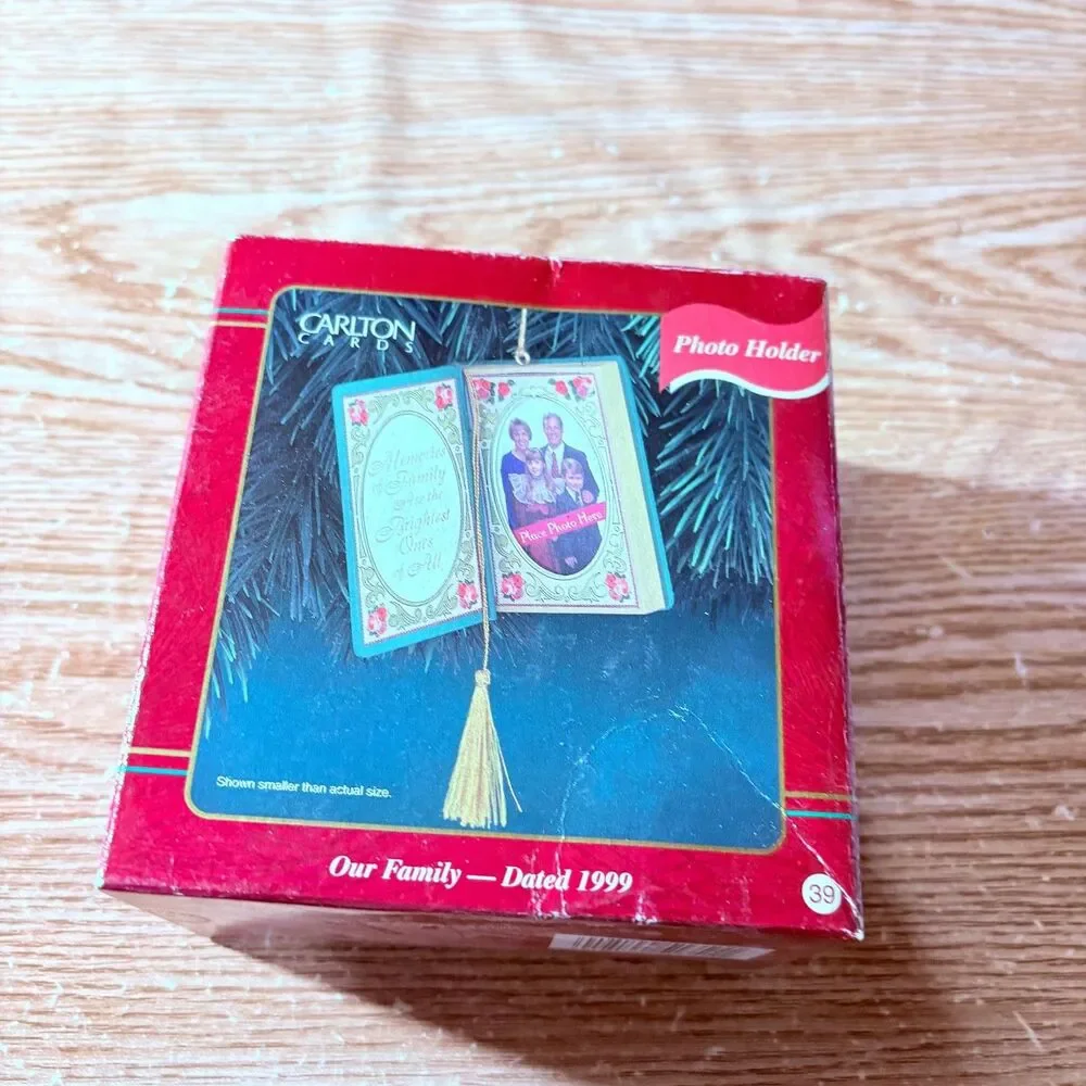 Carlton Cards Heirloom Ornament Our Family Photo Holder 1999